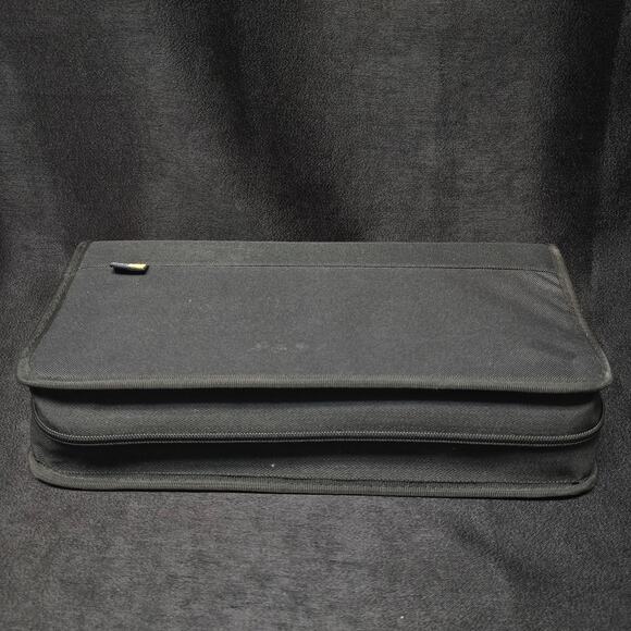 Case Logic Black CD Carrying Case Holds 30 DVD CD Music Movies Removable Sleeves - Picture 5 of 9